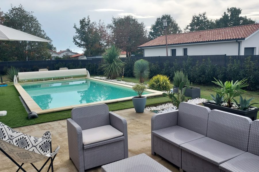 Piscine et jardin