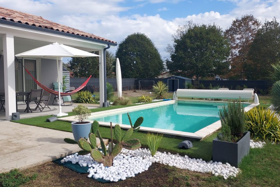 Piscine et jardin