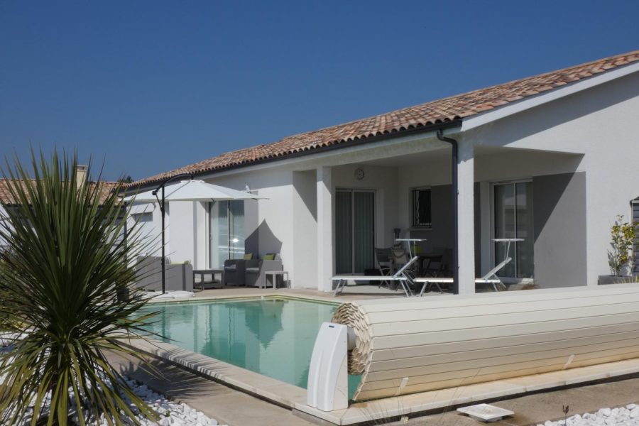 Piscine et terrasse